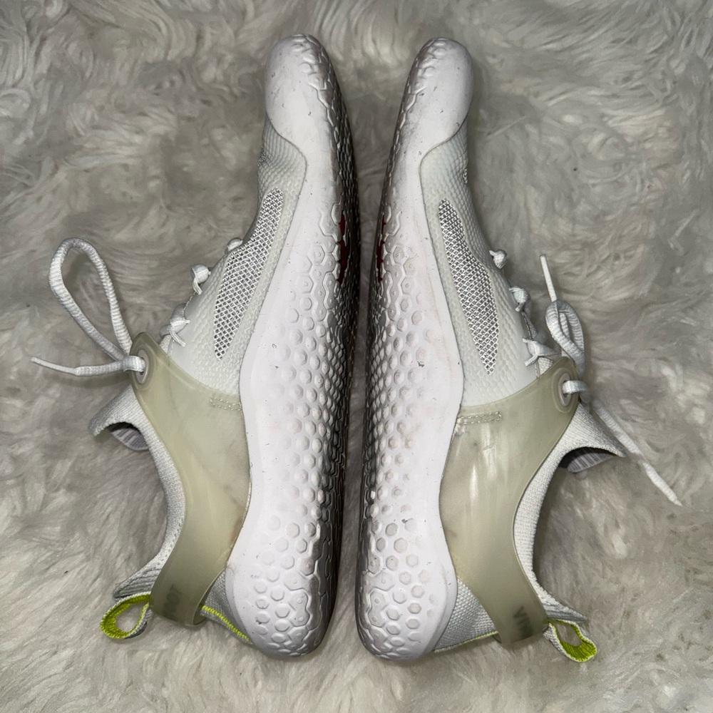 White Vivo Barefoot shoe